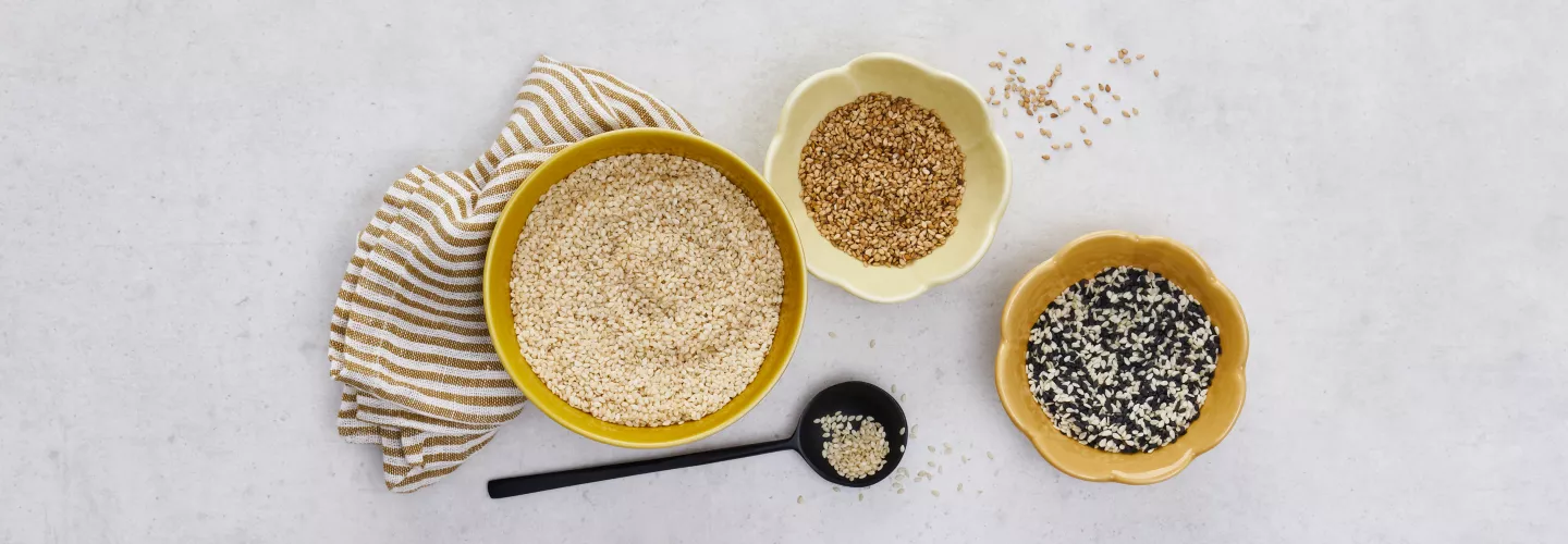 Sesame seeds in bowls