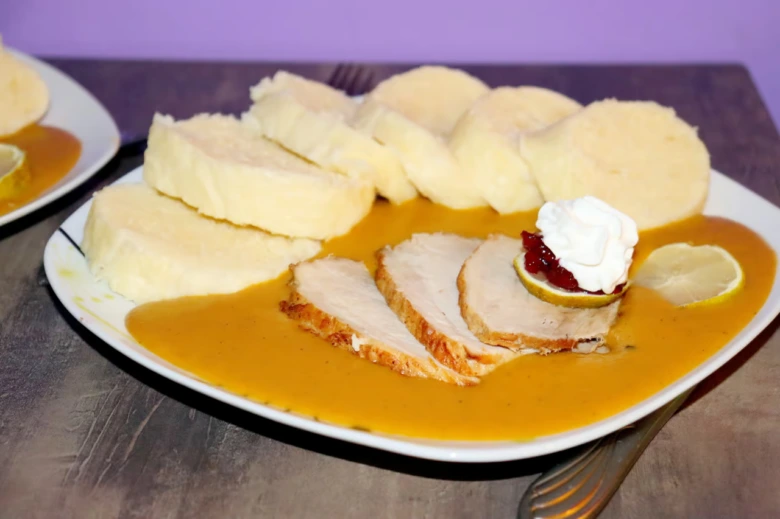 Nekynutý knedlík bez housky recept - snadný a rychlý