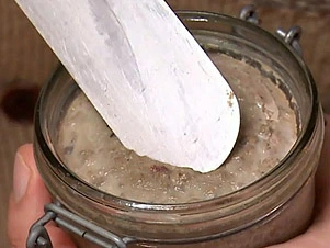 Paštika ze zvěřiny v skleněné nádobce