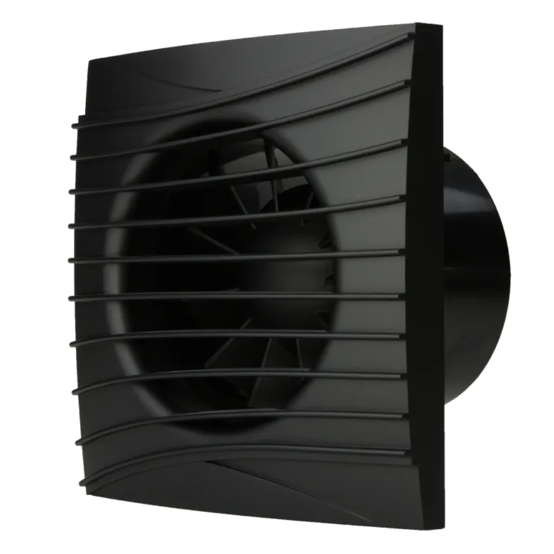 Černý ventilátor pro větrání koupelny s mřížkou